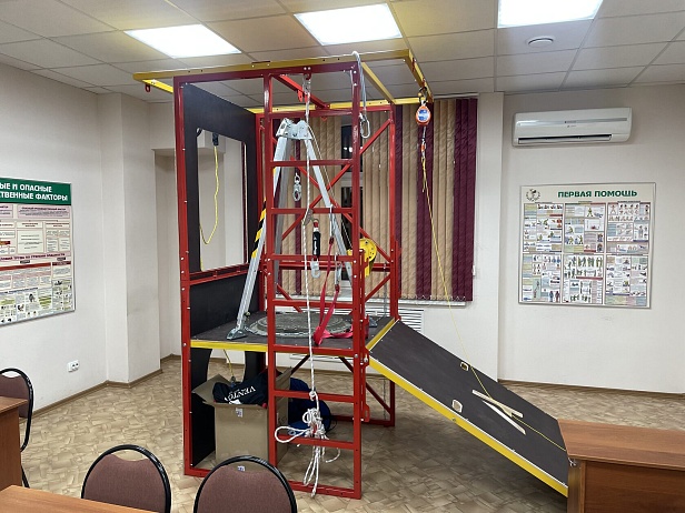 г. Нижнекамск. ЧОУ ДПО «Безопасность труда» рады сообщить что в Нижнекамске открылся первый наш сертифицированный полигон "АЛЬПИНИСТ" для отработки навыков безопасных работ на высоте.